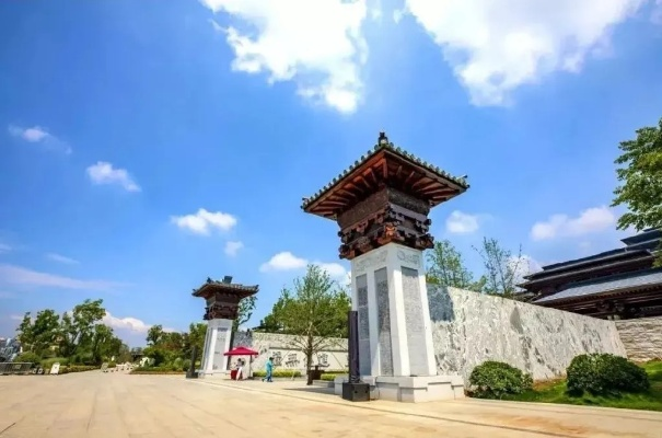 东原汉室雄风：文化传承与历史赞美，书写泰山之韵。