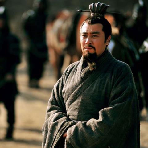 (三国英雄之张飞传)登录送华雄和张飞的三国游戏，快来体验史诗战争与英雄传说